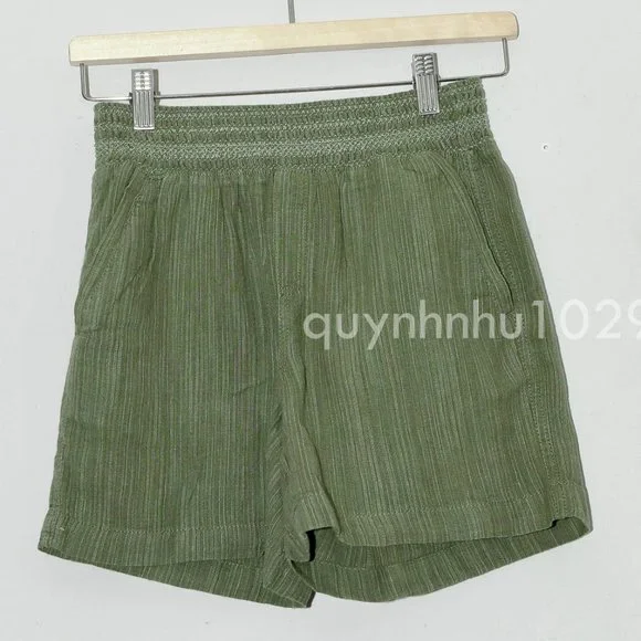 NWT Briggs Ladies' Linen Blend Shorts in green - Picture 2 of 7